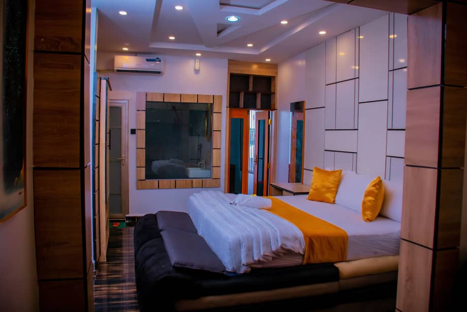 Apple Point Apartments and Hotels, Ughelli